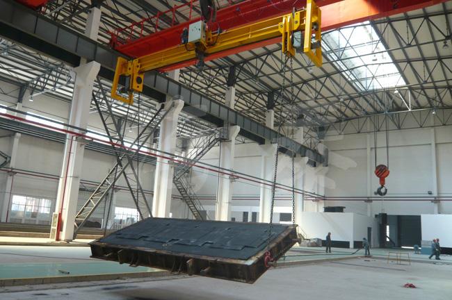 汽车车架翻转吊机